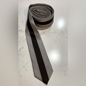 🇸🇪 J. Lindeberg of Stockholm Designer 100% Italian Silk Tie